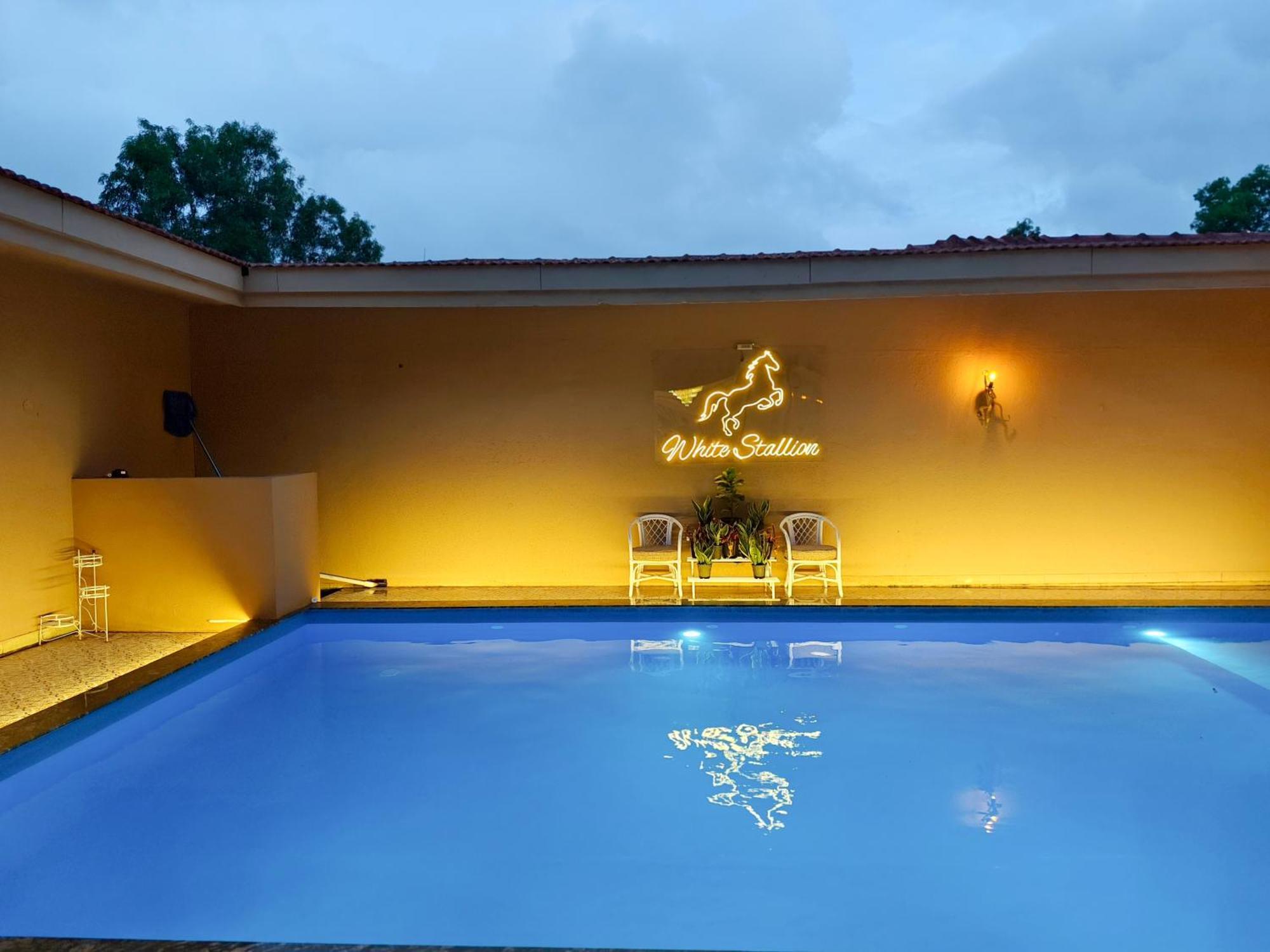 White Stallion Villa Lonavala Exterior foto