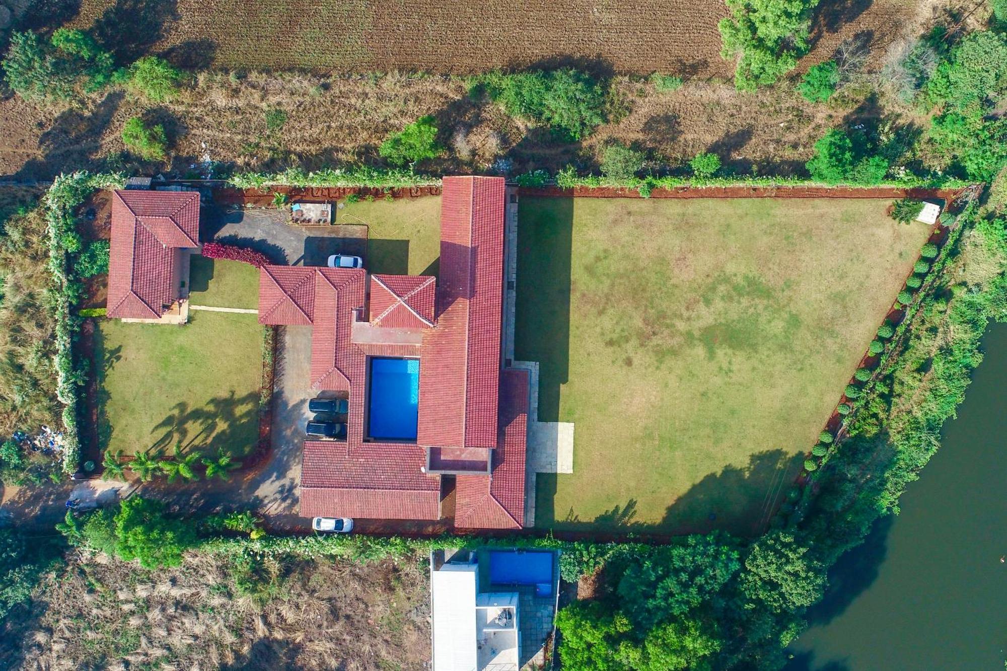 White Stallion Villa Lonavala Exterior foto